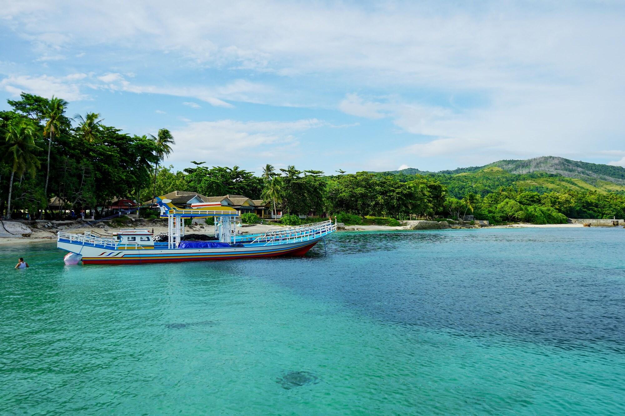 Hotel Santika Premiere Ambon Kültér fotó