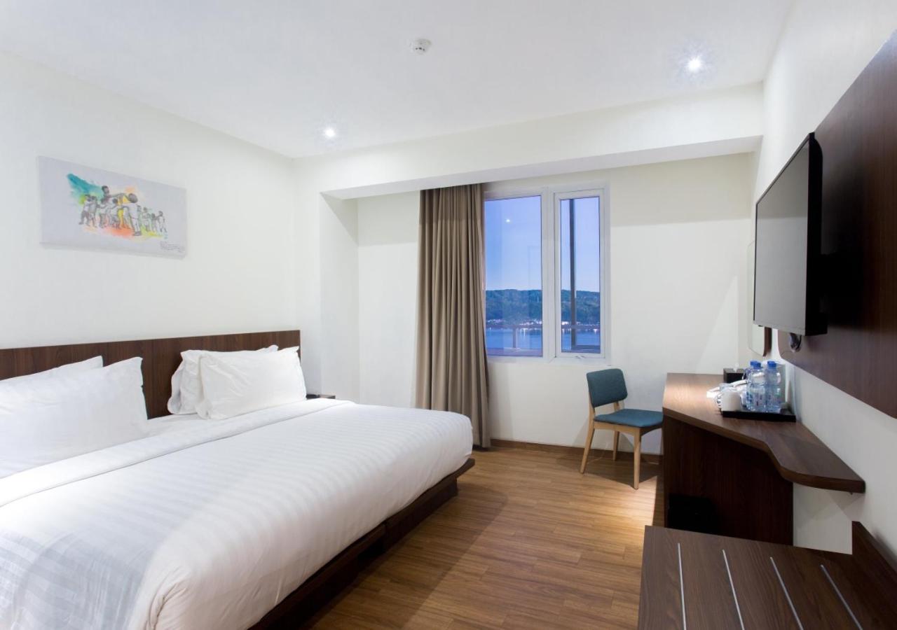 Hotel Santika Premiere Ambon Kültér fotó