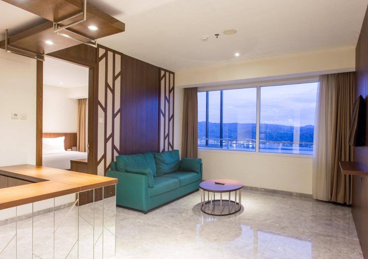 Hotel Santika Premiere Ambon Kültér fotó