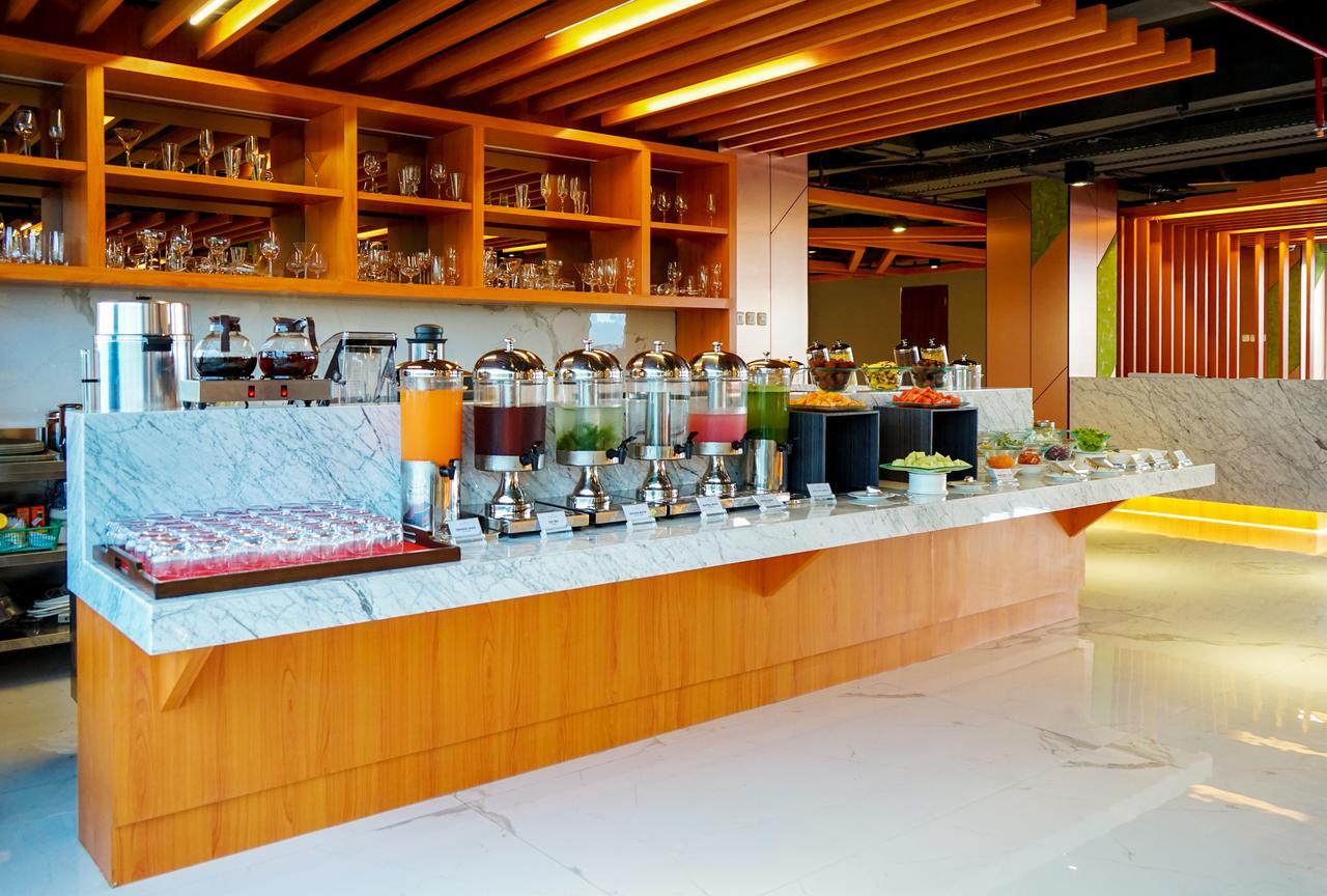 Hotel Santika Premiere Ambon Kültér fotó